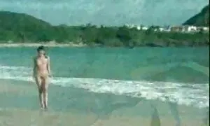 Metti un piccolo pollo in entrambi i fori troie vecchie gratis