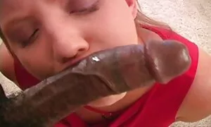 Una donna di colore belle vecchie troie ottiene una dose di sperma in bocca.