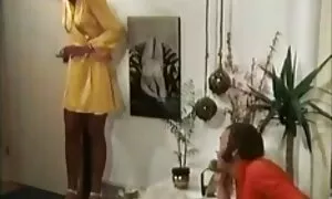 Lo stile sta iniziando a colpire. sesso vecchie troie guarda la casa.