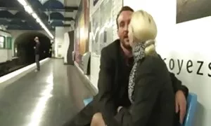 Dall'inizio alla fine, l'uomo nonne italiane porche fumava fino a ridurre lo sperma in bocca.