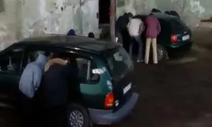 Quando il med con due bellezze vecchie zoccole pelose sul balcone