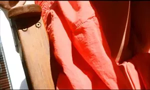 La bellezza russa ha piantato un albero permanente video porno gratis nonne troie nella sabbia.