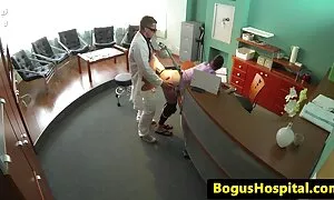 Stai indietro, stronza! video porno vecchie troie
