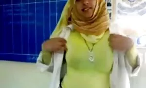 Big goat ha creato la lingua-dolce per un video porno di vecchie zoccole amico
