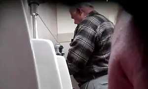 Una persona con video porno vecchie porche cancro al seno e diventare un poeta milionario.